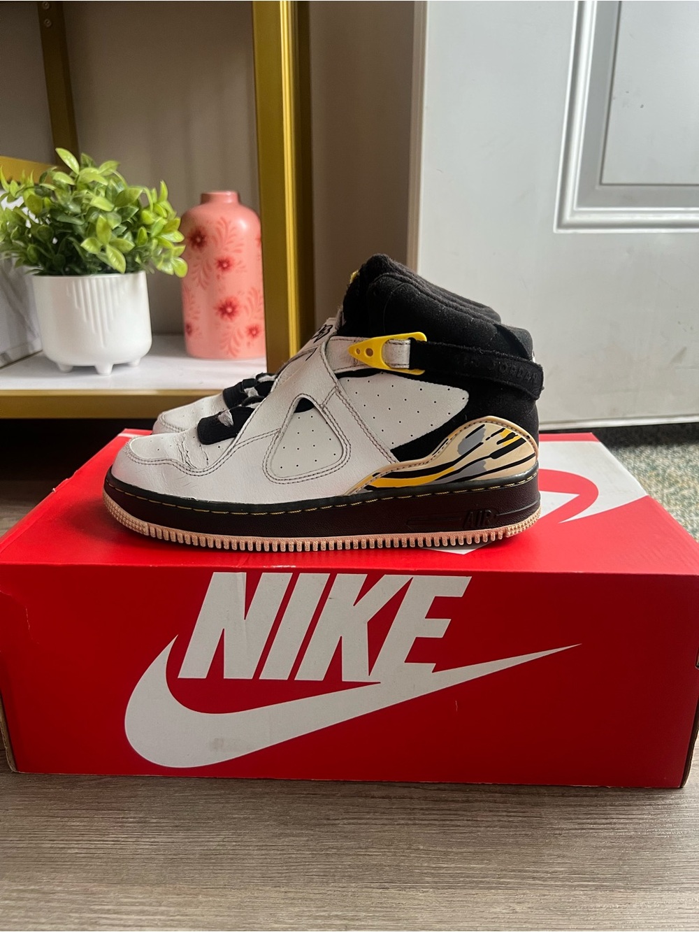 Air Jordan Fusion 8 Boys Varsity Maize 385067-102 2009